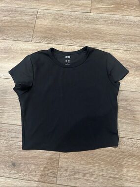 Uniqlo Ultra Stretch Active T-Shirt